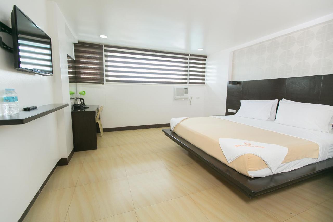 Sun Garden Hotel Tarlac Exterior foto